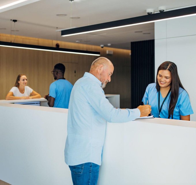 Projeto de recepção e consultório planejado focado na experiência do paciente - Unique Projetados